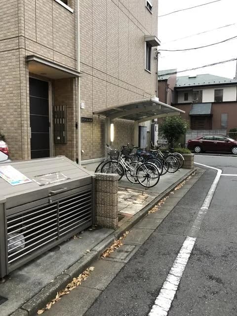 外側の駐輪場 | オンライン不動産なら株式会社ななカンパニー